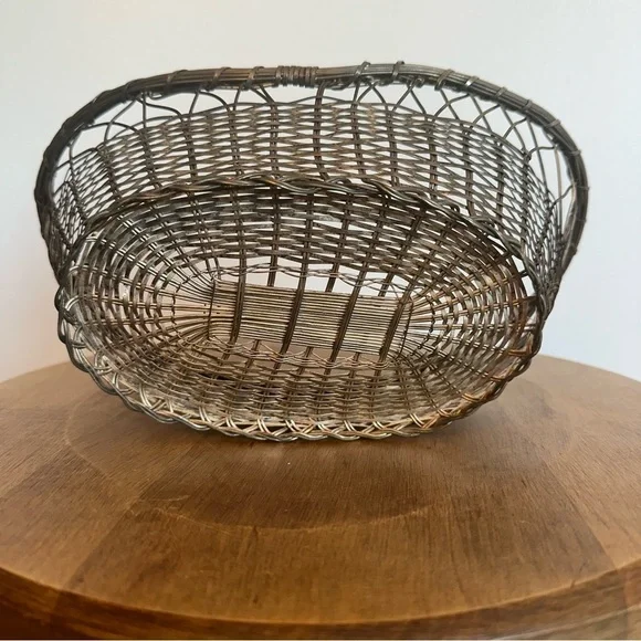 Vintage Silver Plated French Baguette  Basket Dinner Rolls Buns Woven Patina - Picture 8 of 12